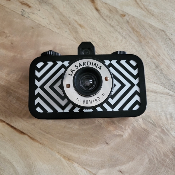 La Sardina Other - La Sardina Domino 35mm Lomography Camera